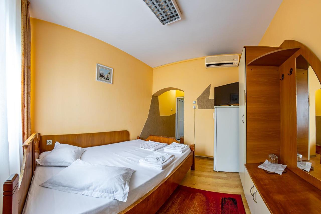 Motel Dasiana Târgu Jiu Esterno foto