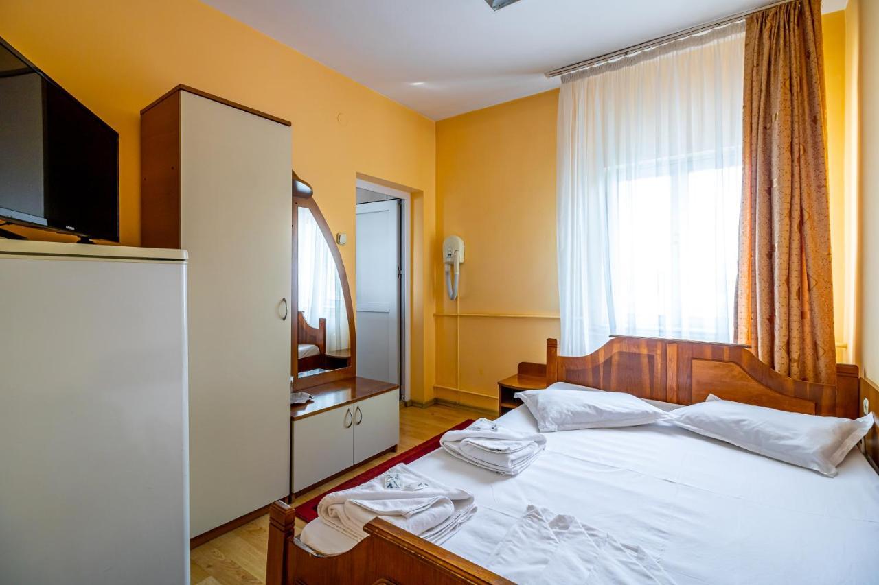 Motel Dasiana Târgu Jiu Esterno foto